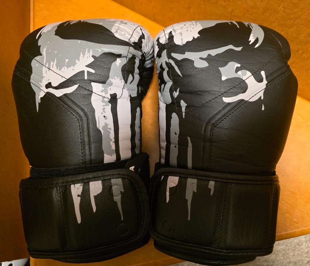 PUNISHER MARVEL Hayabusa MMA ボクシンググローブ