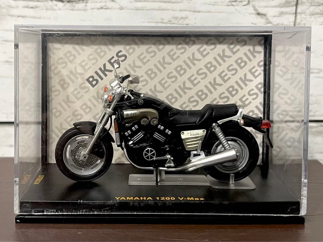 1/24 ヤマハ1200V-Max (IXO models)