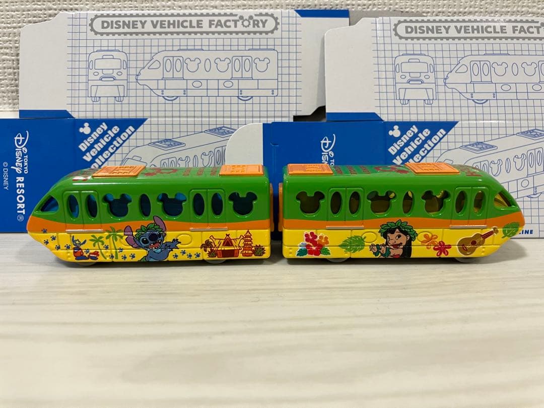 トミカ ディズニービークル ファクトリー リロ&スティッチ ２台（窓：青&黄）2