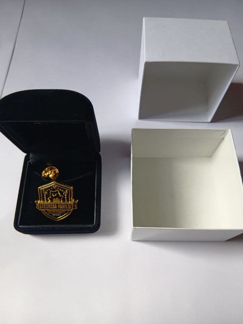 結城さくな　FANBOX限定　ピンバッジ　複製メッセージ入りカード