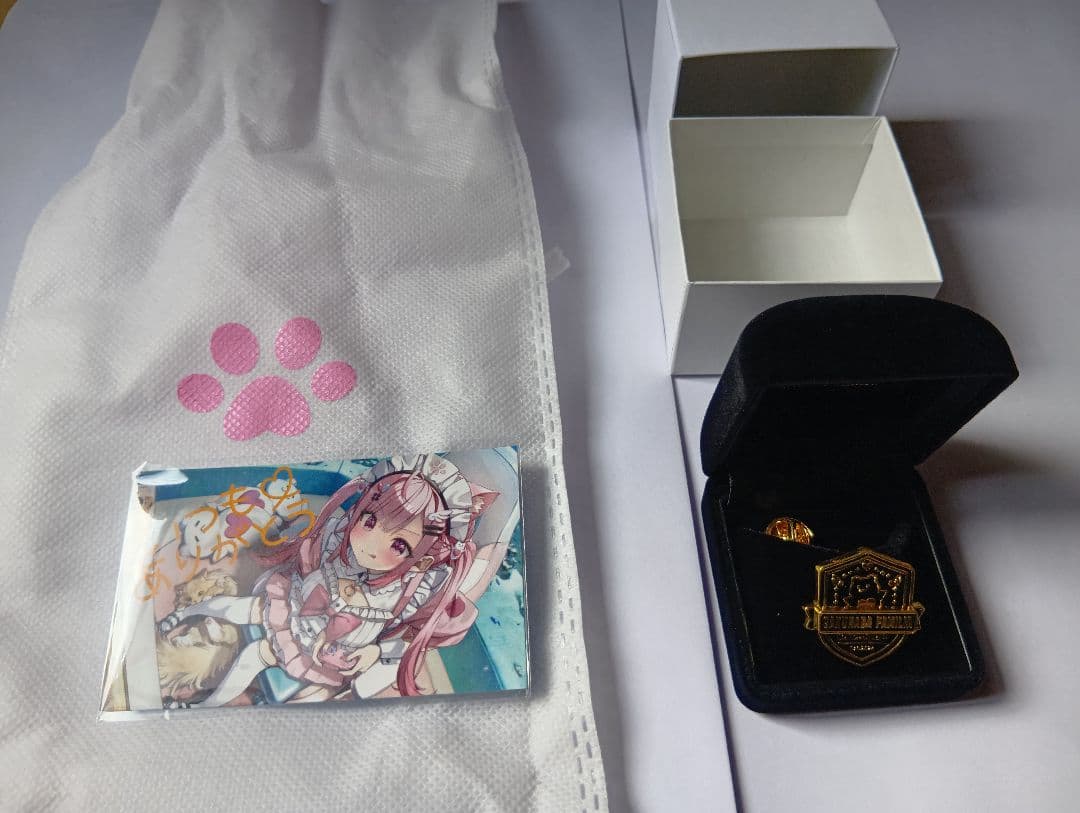結城さくな　FANBOX限定　ピンバッジ　複製メッセージ入りカード