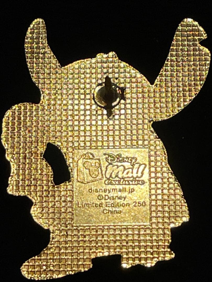 ディズニーモール　限定　レア　２５０個限定　スティッチ ピンバッジ　クリスマス