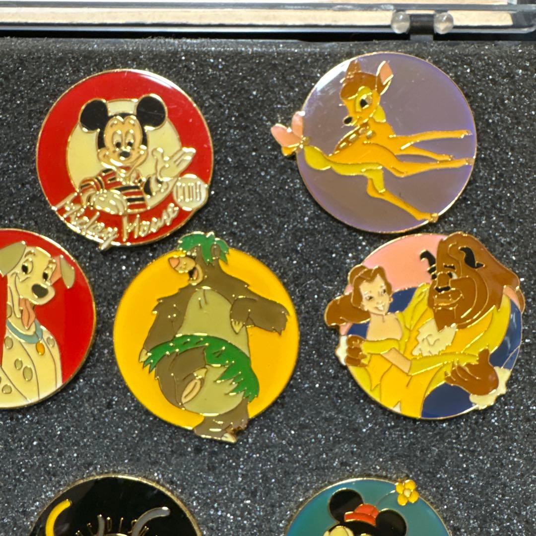 ディズニー チャンネル　10周年記念 ピンバッジセット
