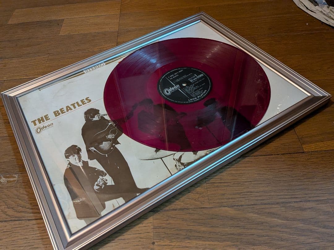 １９６２〜１９６６年当時物ビートルズ東芝音楽工業オデオン赤盤レコード額装品