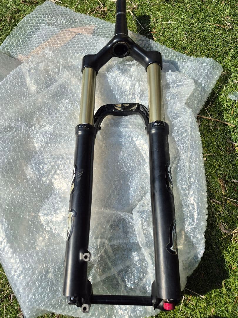 Performance 34 サスペンションフォーク 27.5インチ用 650b
