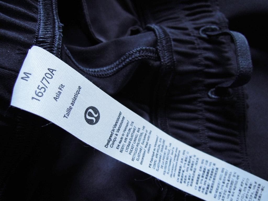 未使用1万5千円 ルルレモン 定番 ミッドライズ パンツ M アジアフィット