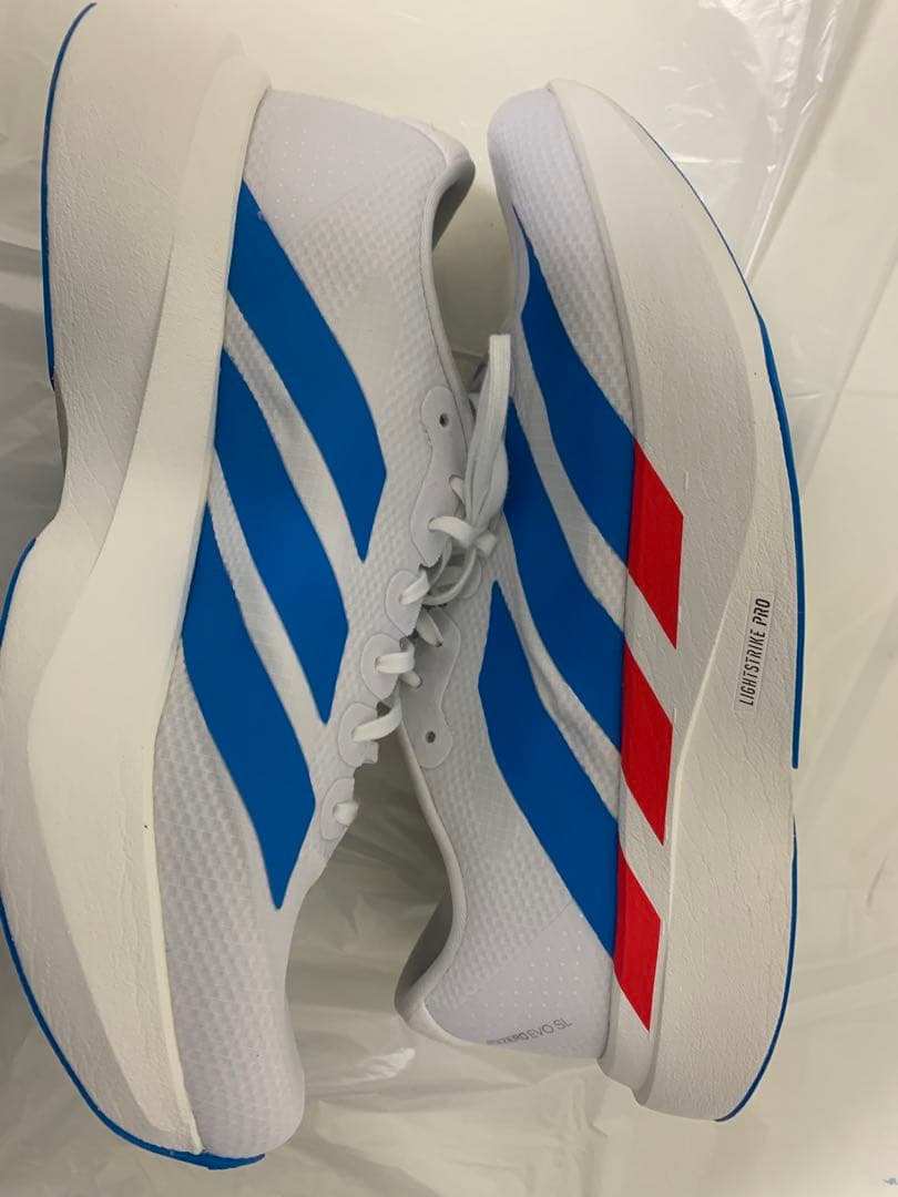 アディダスEVO SL WOVEN ホワイトアルペン限定カラー　27.5cm