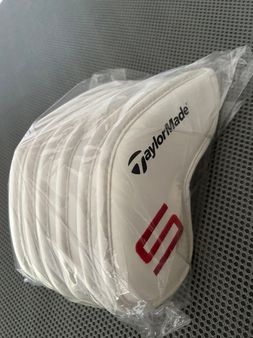 Z*h様 TaylorMade アイアン用ヘッドカバー P700 シリーズ　新品