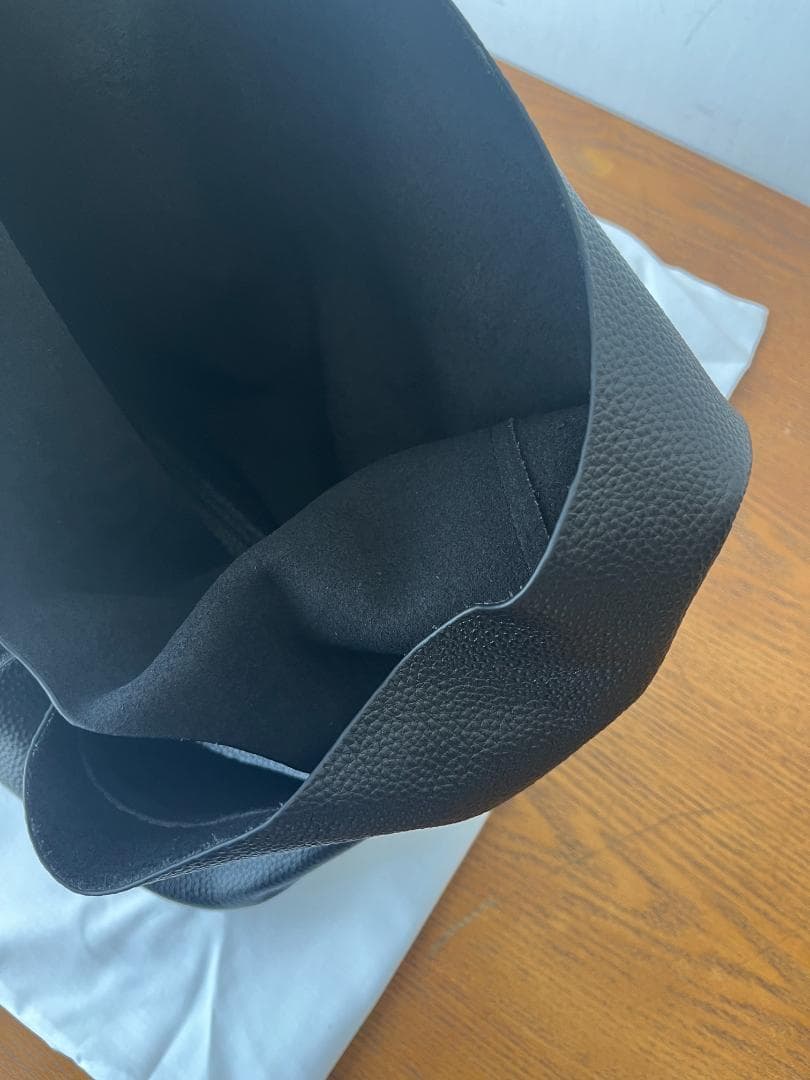 the row bindle three black ザ ロウ