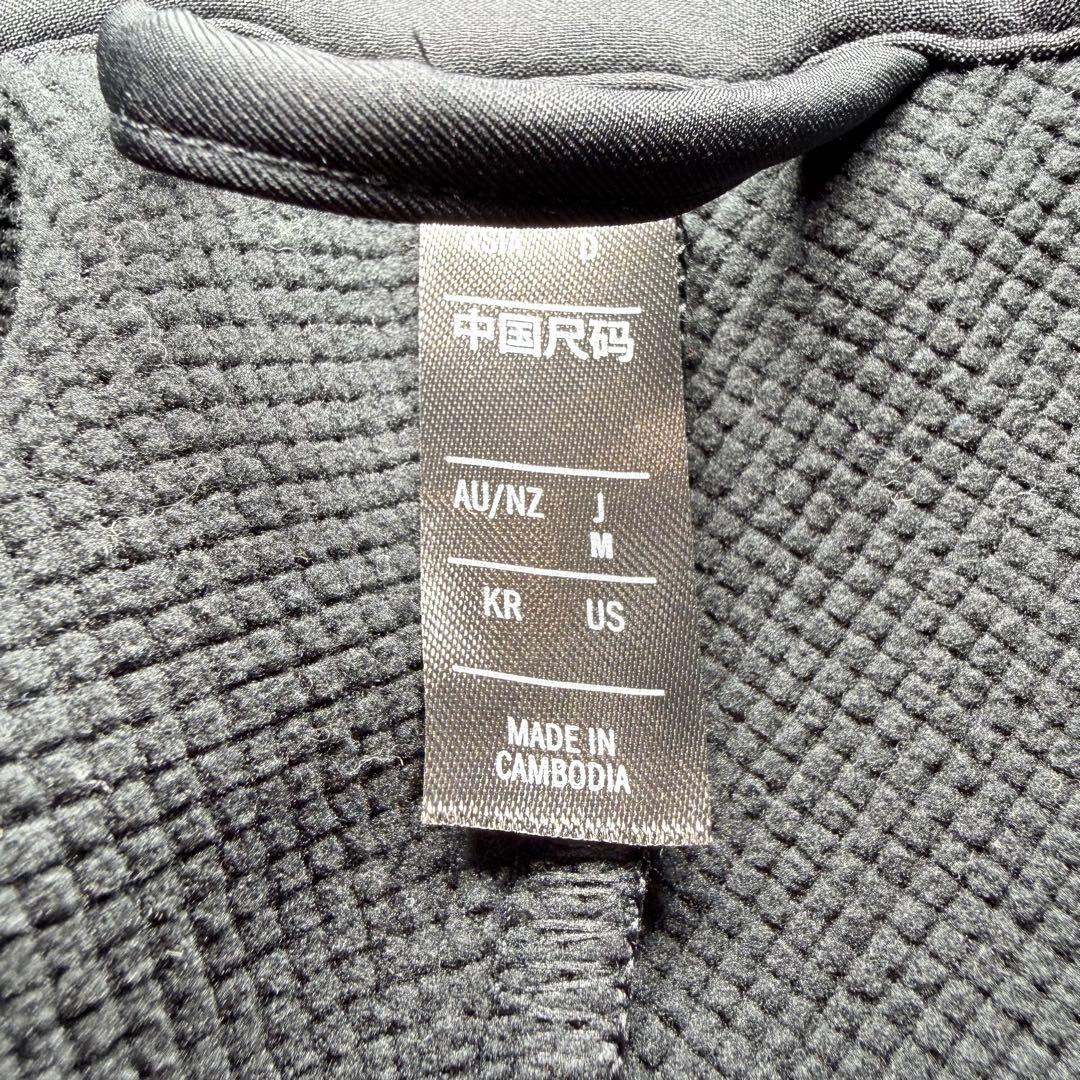 adidas ウインドブレーカー　ブラックジャージ上下セット フード付き