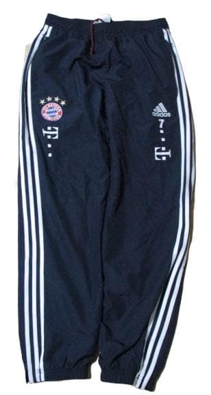 日本未発売 バイエルンミュンヘン リベリー プレゼンスーツ adidas