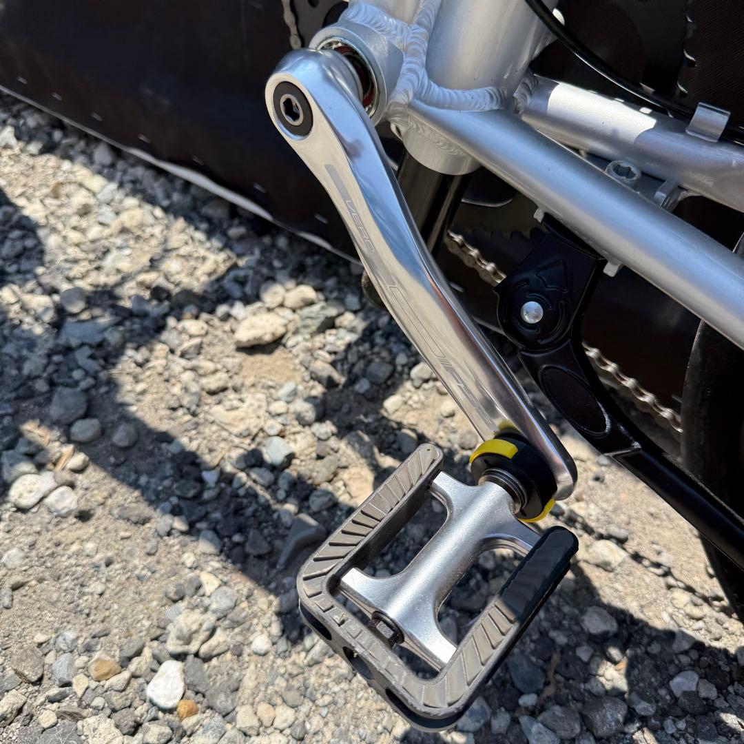 メルセデス・ベンツ シルバー 20型20段変速付き折りたたみ自転車