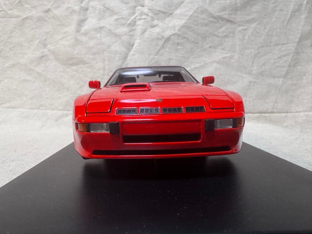 Porsche 924 Carrera GT 1980 赤