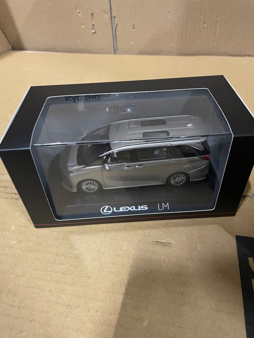 KYOSHO 1/43 LEXUS LM 500h ソニックチタニウム
