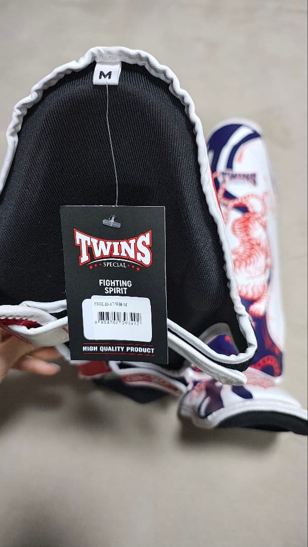 TWINS Special グローブ、レガース