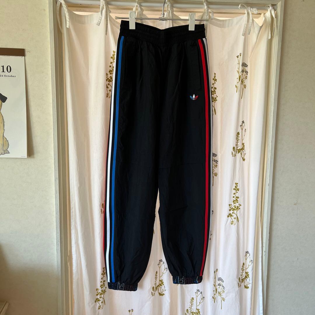 adidas トレーニングパンツ 黒 ストライプ