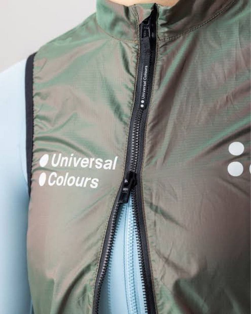 只今お値下げ　Universal Colours ジレ　　XXSサイズ