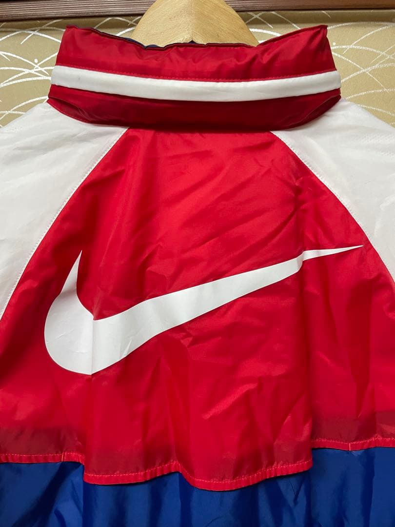 n*a様 美品　NIKE　ナイロンジャケット 伊澤彩織 まひろ ベイビーわるきゅ