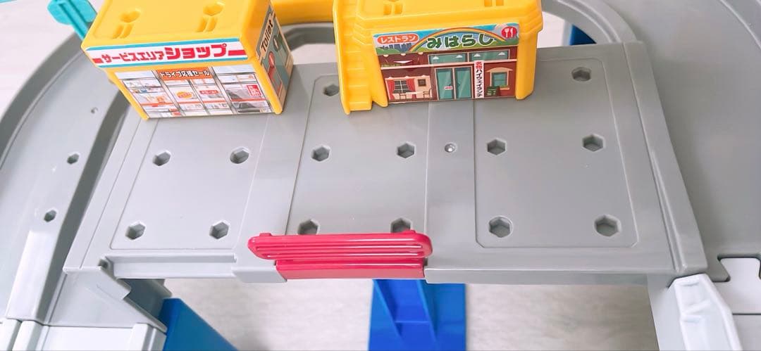 まとめ売り　トミカミニカー50台とレールセット　おまけ付き　収納BOX かるた