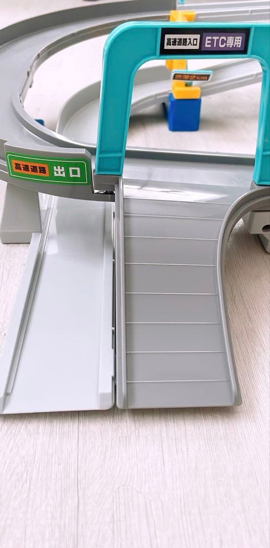 まとめ売り　トミカミニカー50台とレールセット　おまけ付き　収納BOX かるた