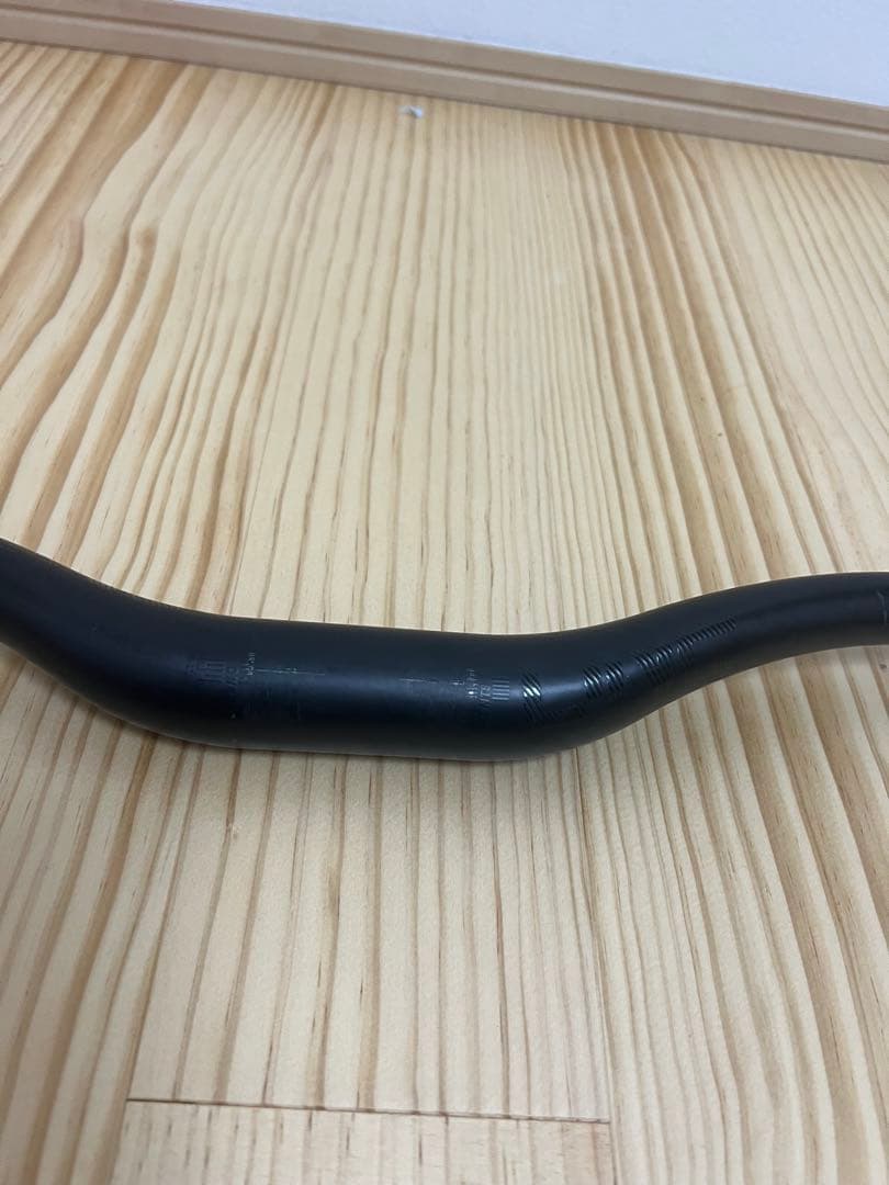 OneUp Components カーボンハンドルバー