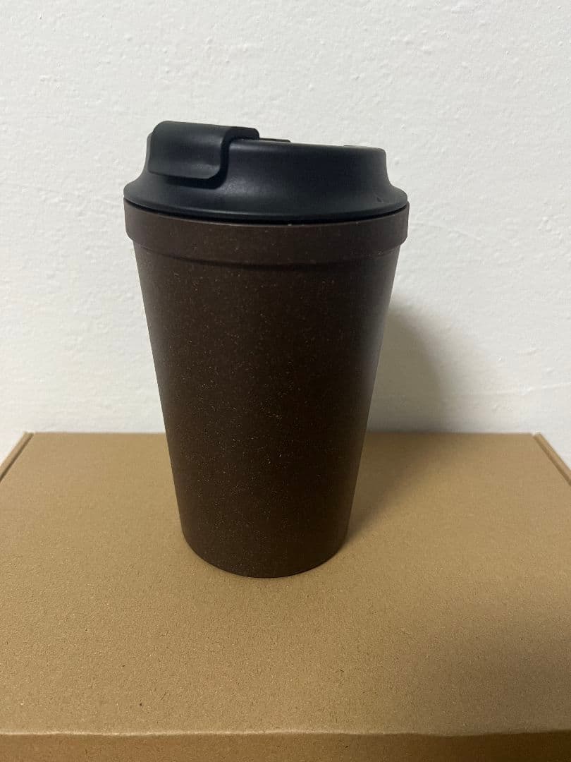ブラウンプラスチックマグカップ