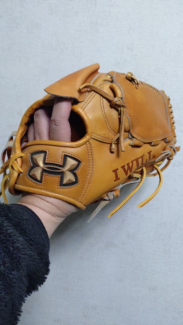 硬式用 アンダーアーマー　　投手用　グローブ　野球