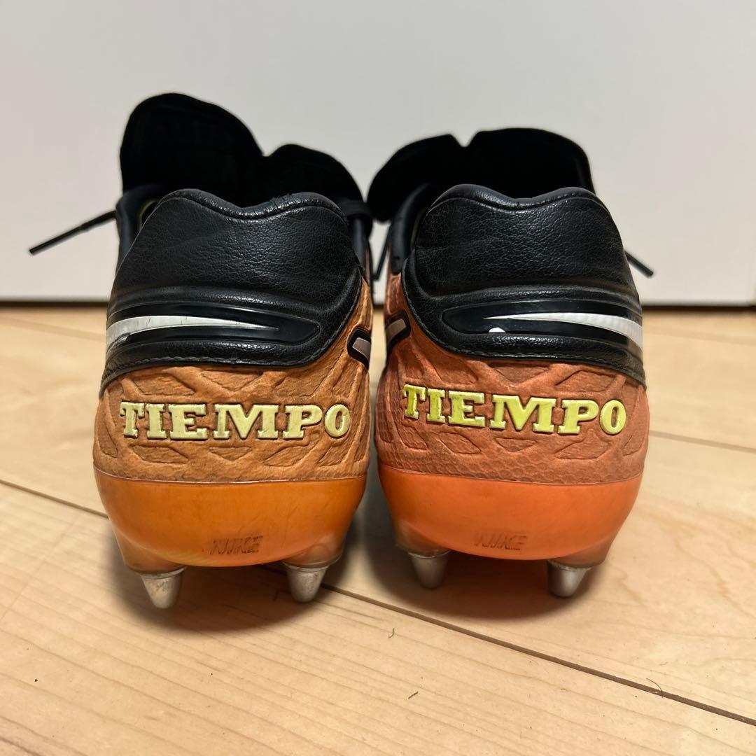 Nike Tiempo サッカーシューズ 黒/オレンジ
