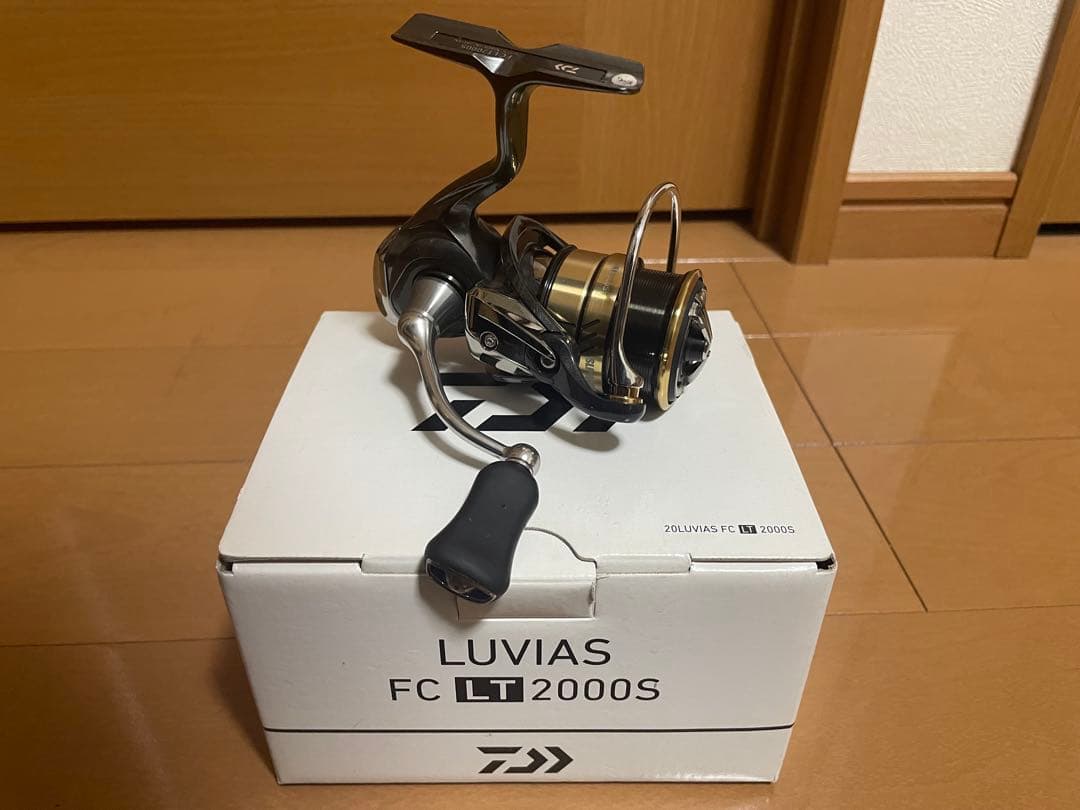 LUVIAS FC LT 2000S スピニングリール