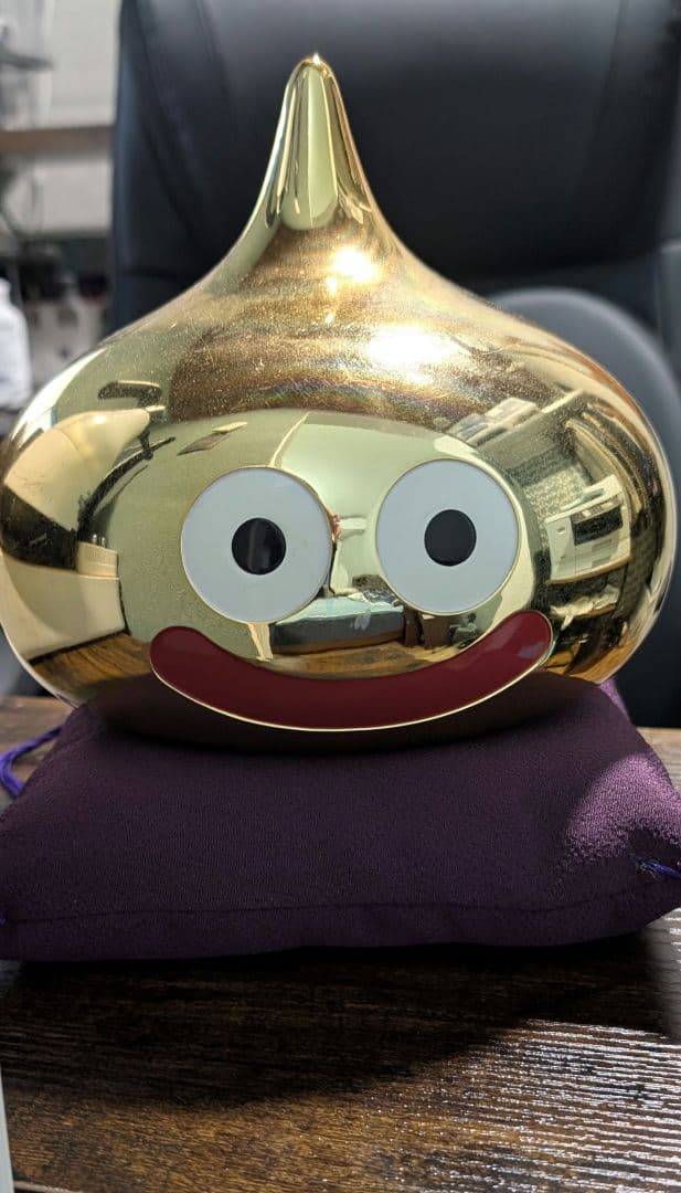 金スライム貯金箱　座布団付き