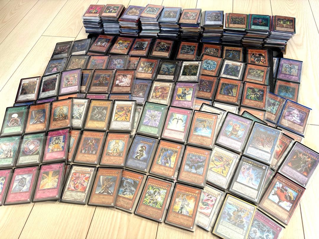 【最終値下げ中】2000枚超！遊戯王カード引退品　レリーフ多数