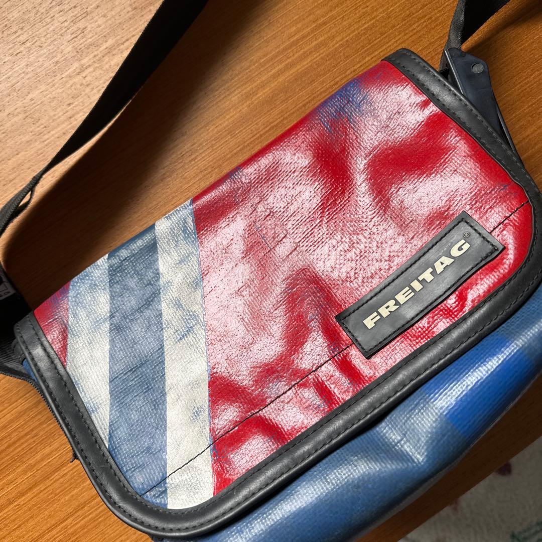 FREITAG メッセンジャーバッグ 赤・青・白