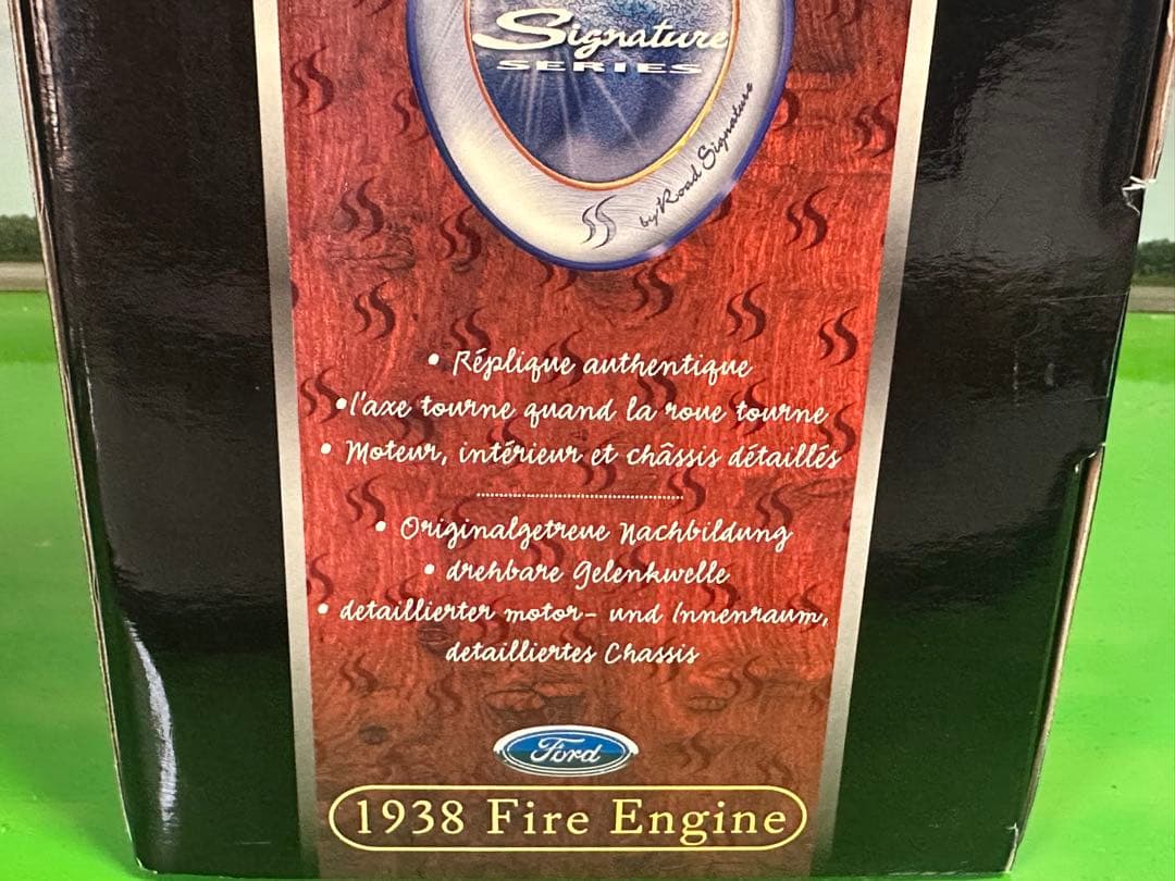 未開封　signature 1/24サイズ　1938フォード　消防車&消防士
