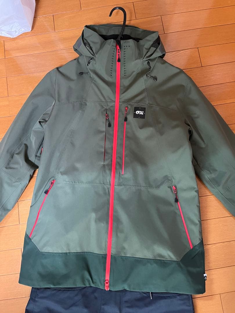 スノーボードウエア　Picture Jacket とpantsのセット