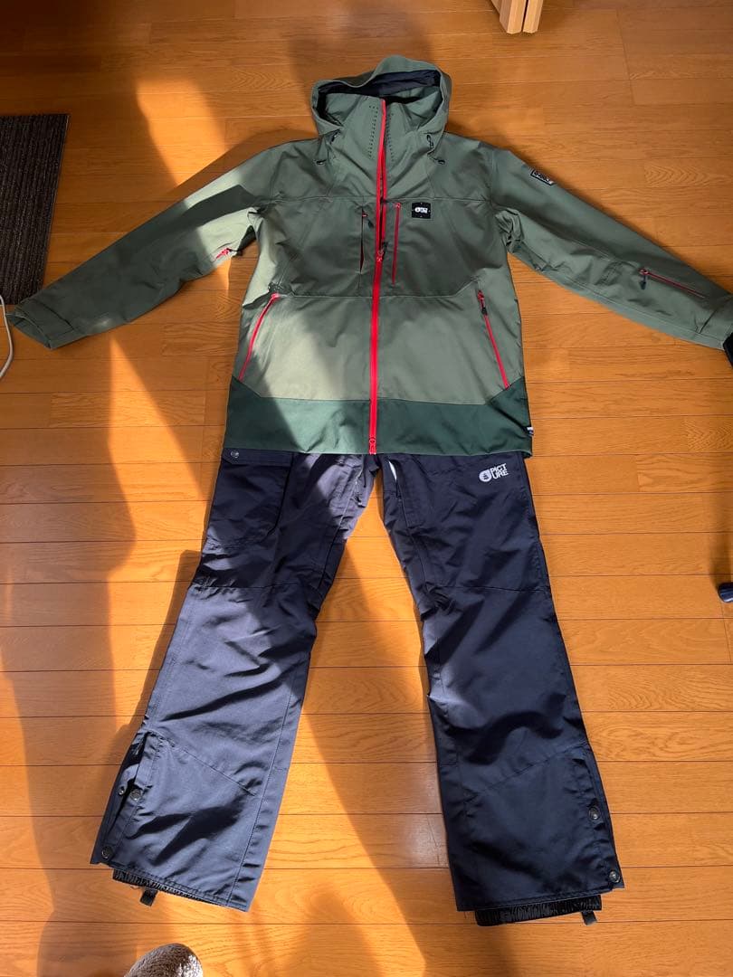 スノーボードウエア　Picture Jacket とpantsのセット