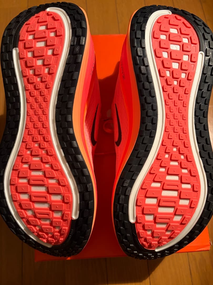【未使用】NIKE VOMERO PLUS / ボメロ プラス（27.5cm）