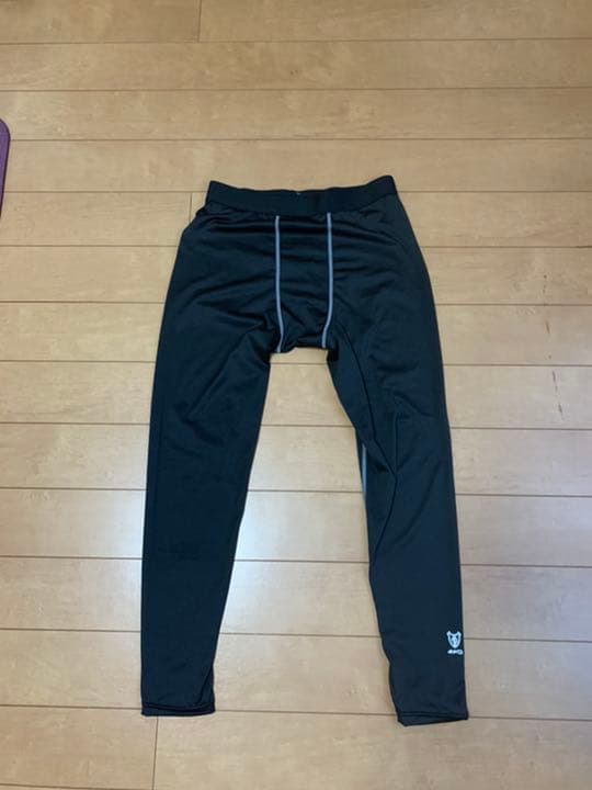上シャツ、下ハーフパンツ、ソックス、スパイク、インナー、ロングスパッツセット売り