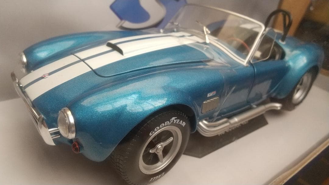 ｊ　 AC COBRA 427 MK.2メタリックブルー 1/18