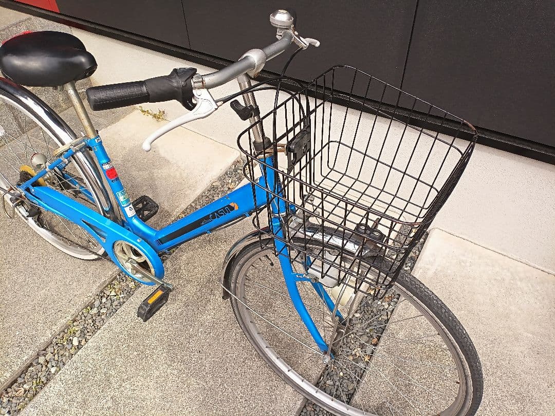【最終値下げ】青 自転車　通学用　通勤用 前カゴ付き　6段変速