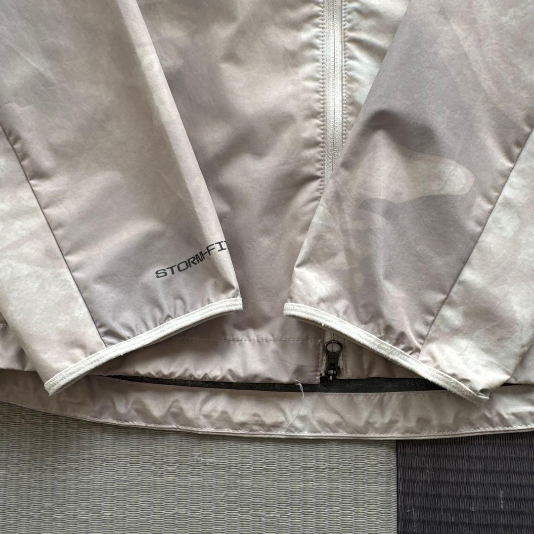 ナイキ Storm-FIT ランニングディビジョンFB8551-030
