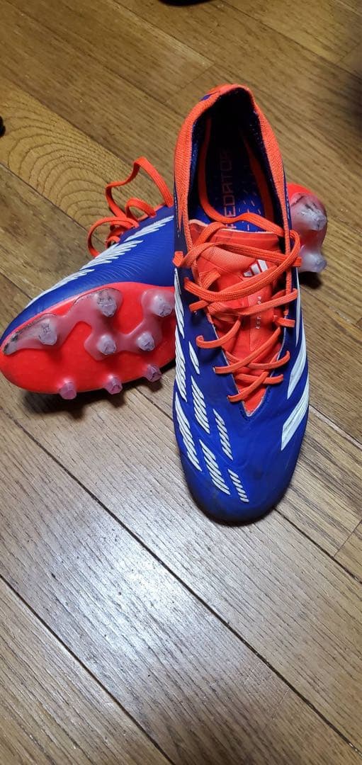 アディダス　サッカースパイク プレデターエリートAG25.5