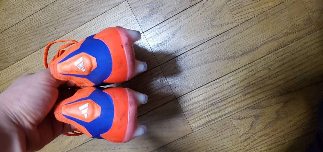 アディダス　サッカースパイク プレデターエリートAG25.5