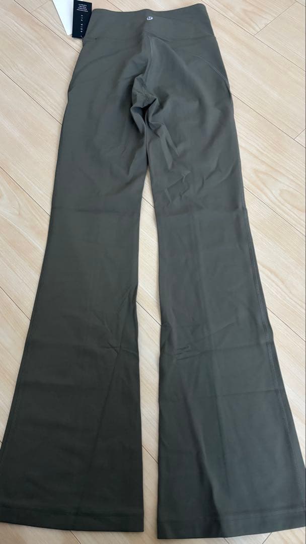 週末限定セール lululemonGroove HR Flared Pant