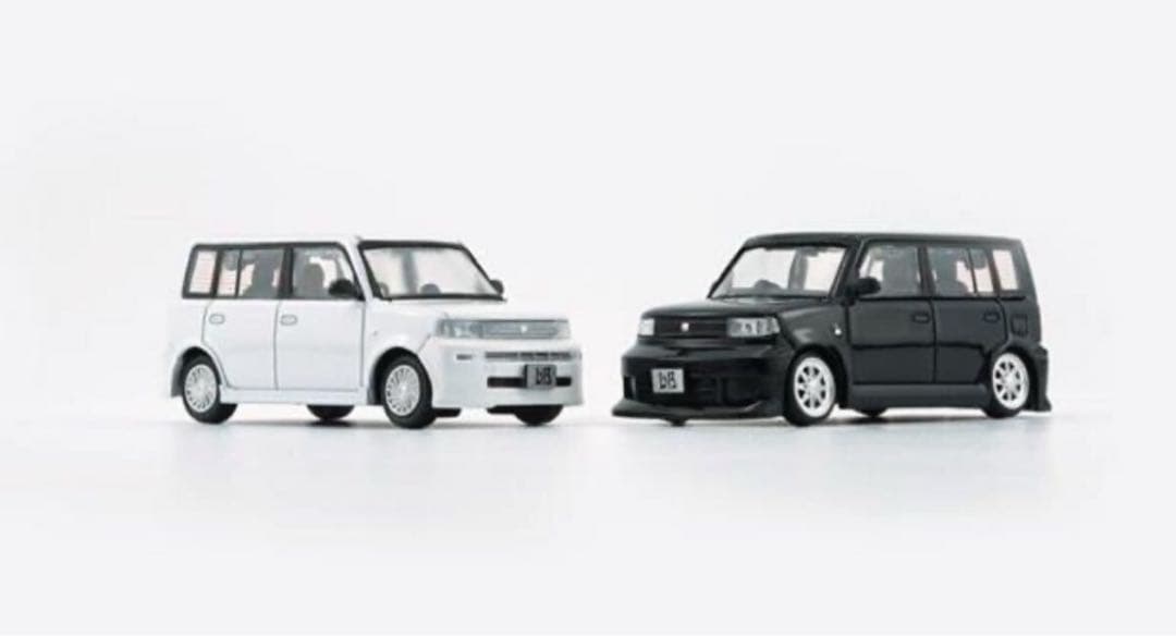 黒白セット 1/ 64 トヨタ 2000 bB BMC ミニカー 二台