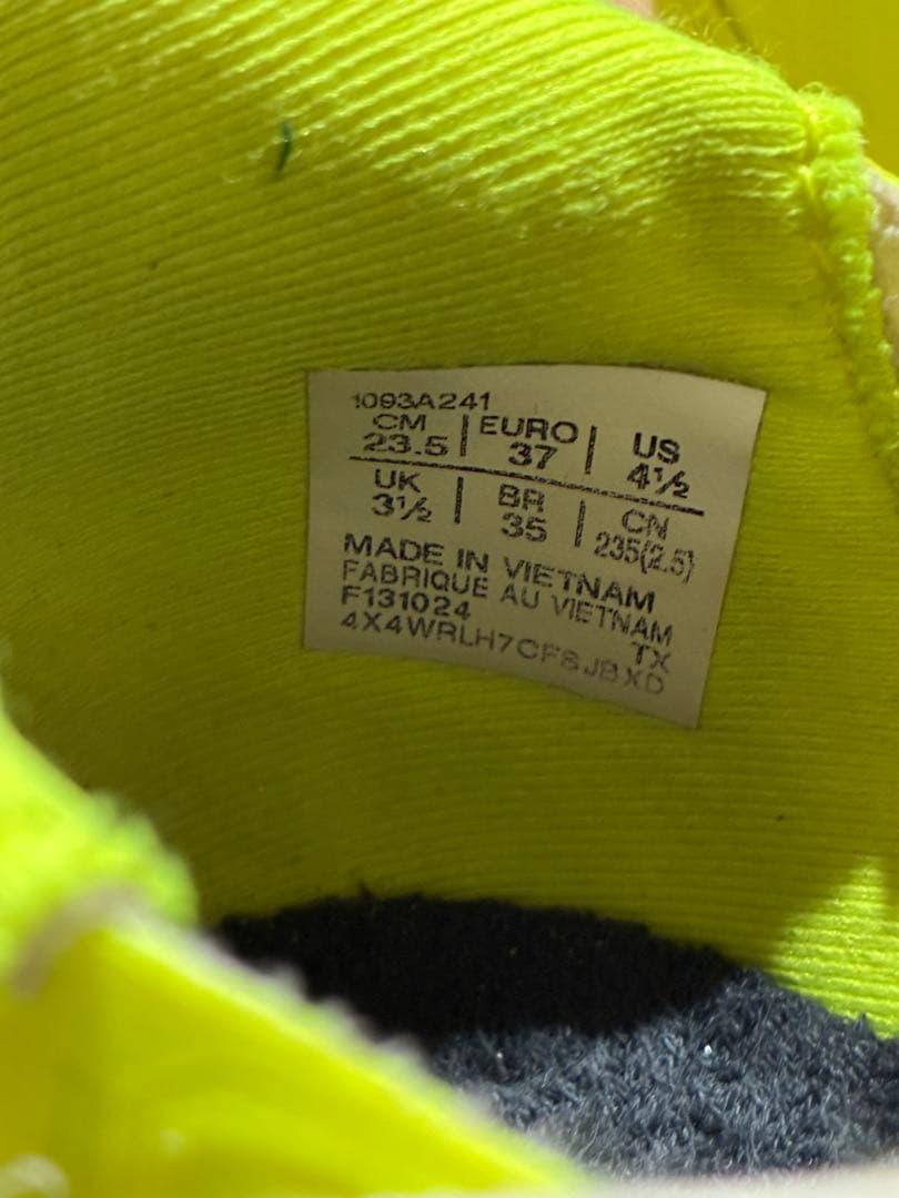 asics サイバーブレード17 23.5cm【値下げ相談可】