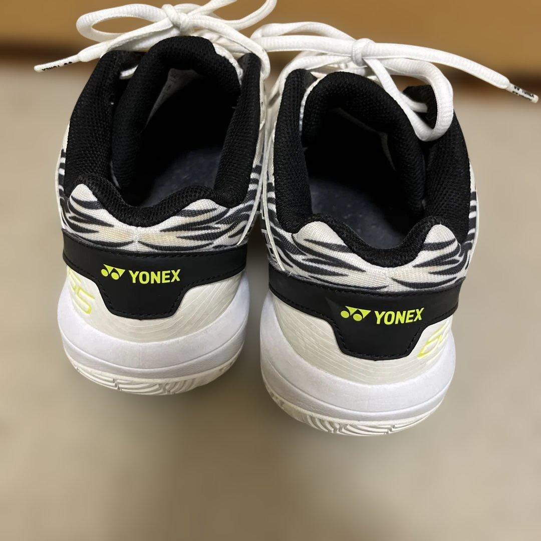 Redbull 　YONEX バドミントンシューズ　65 25.5