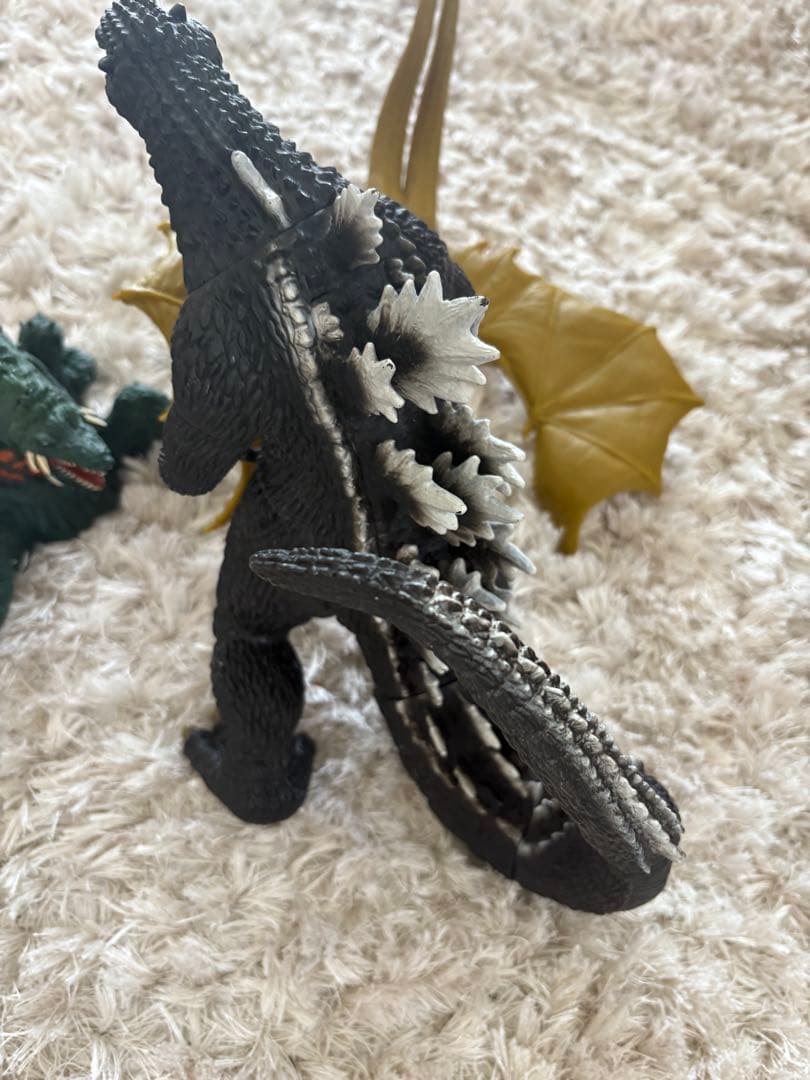ゴジラ新品3個　➕　中古品