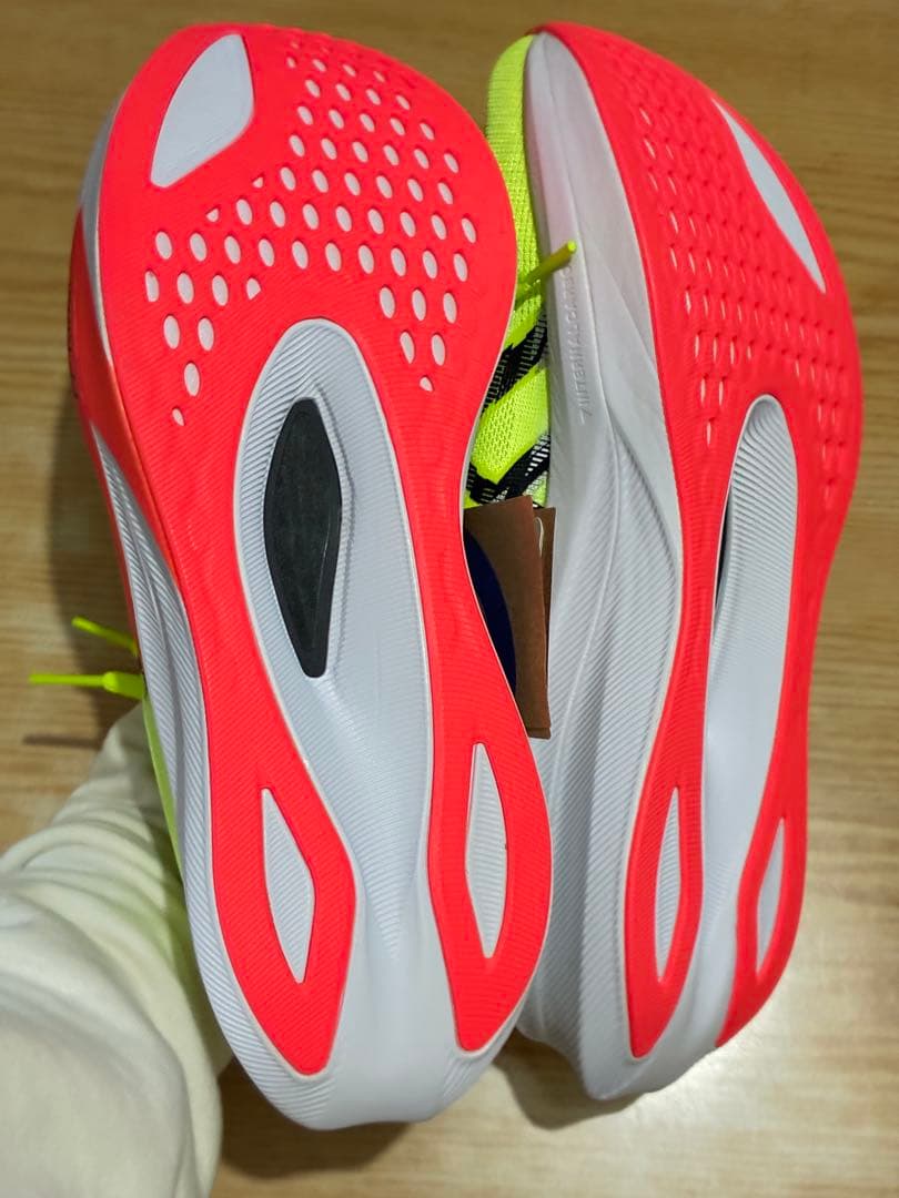 新品未使用・タグ付き ASICS MAGIC SPEED