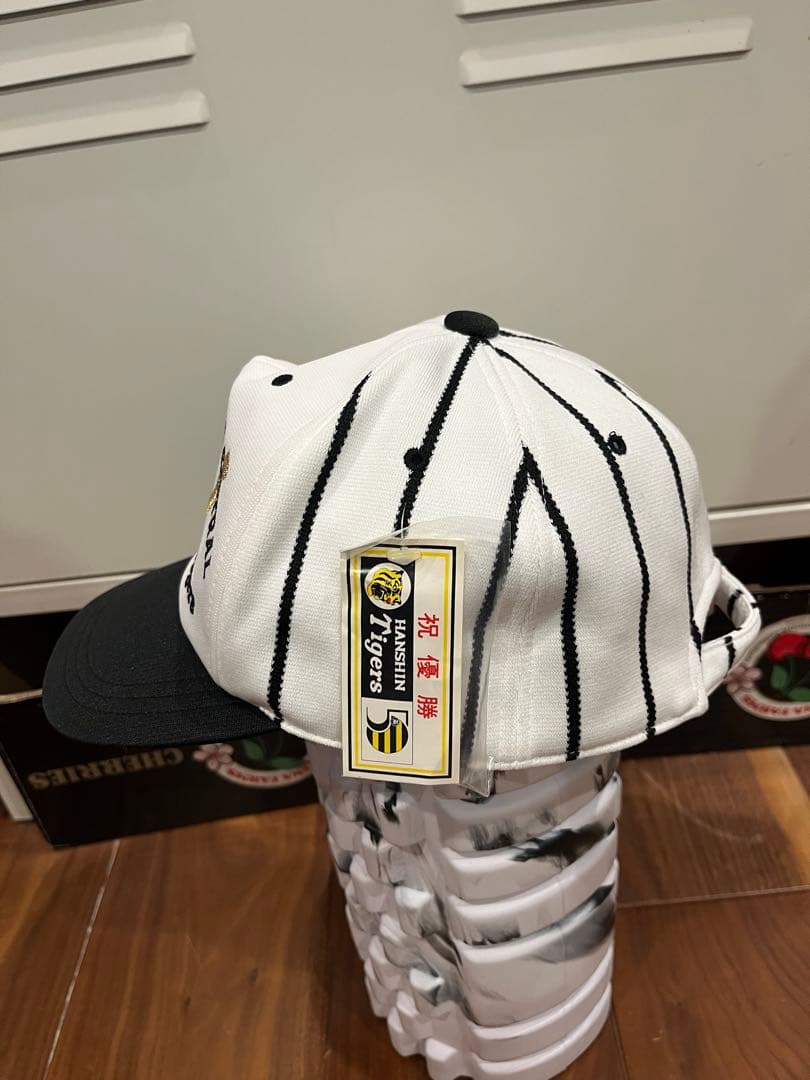 阪神タイガース キャップ 85年セントラルリーグ優勝　新品未使用　50周年