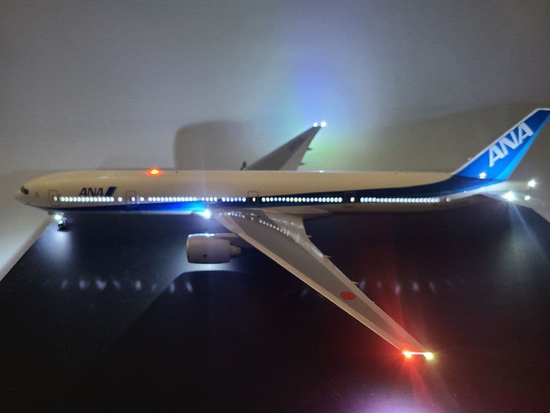 ANA ボーイング 777-300LED仕様 完成品